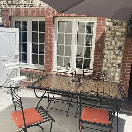 Maison A 50 Metres De La *